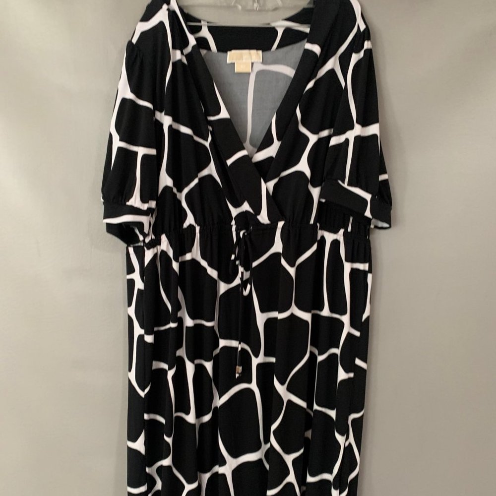 MICHAEL KORS- BRAND NEW MARBLE B&W DRESS